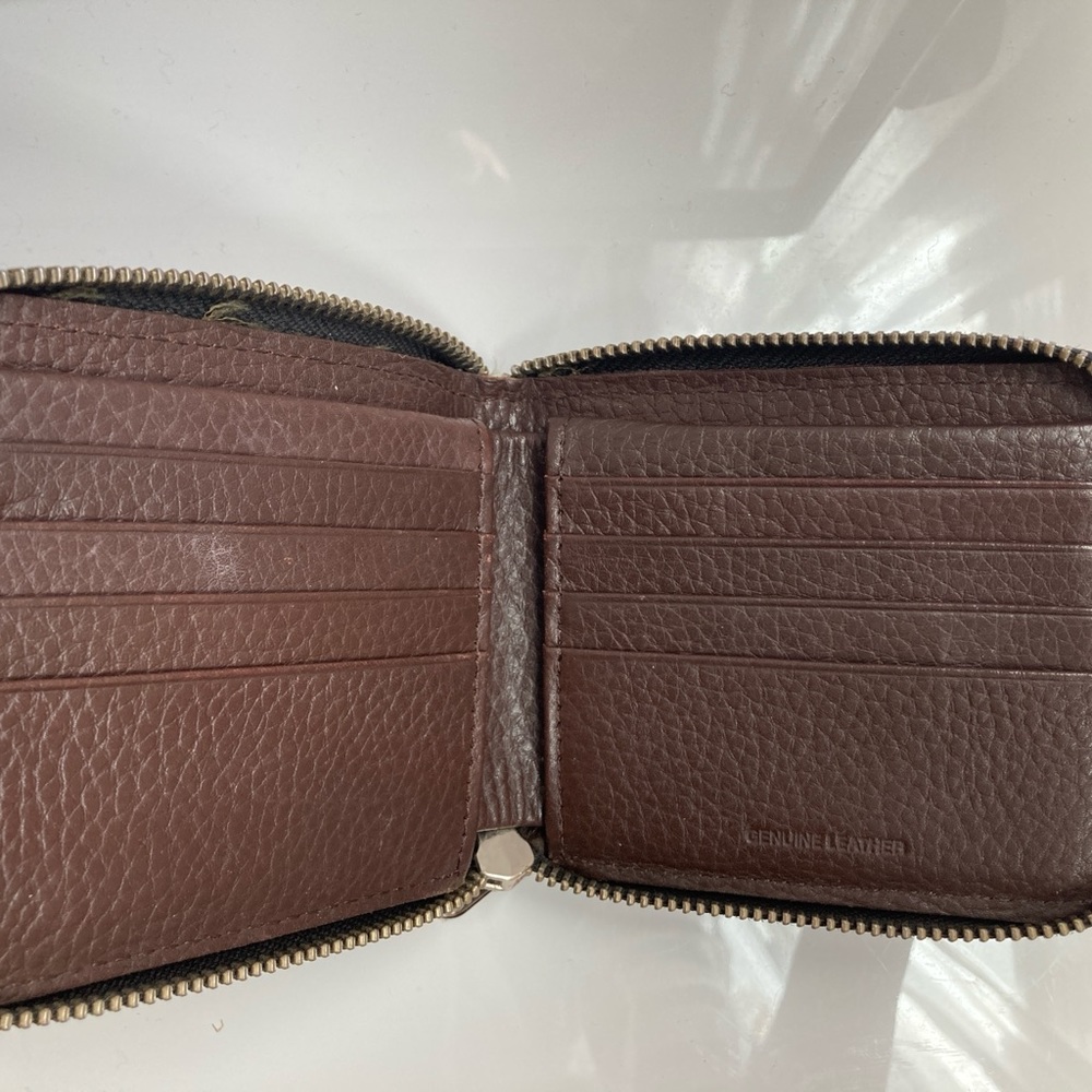 Two Men’s Wallets - Picture 3 of 7
